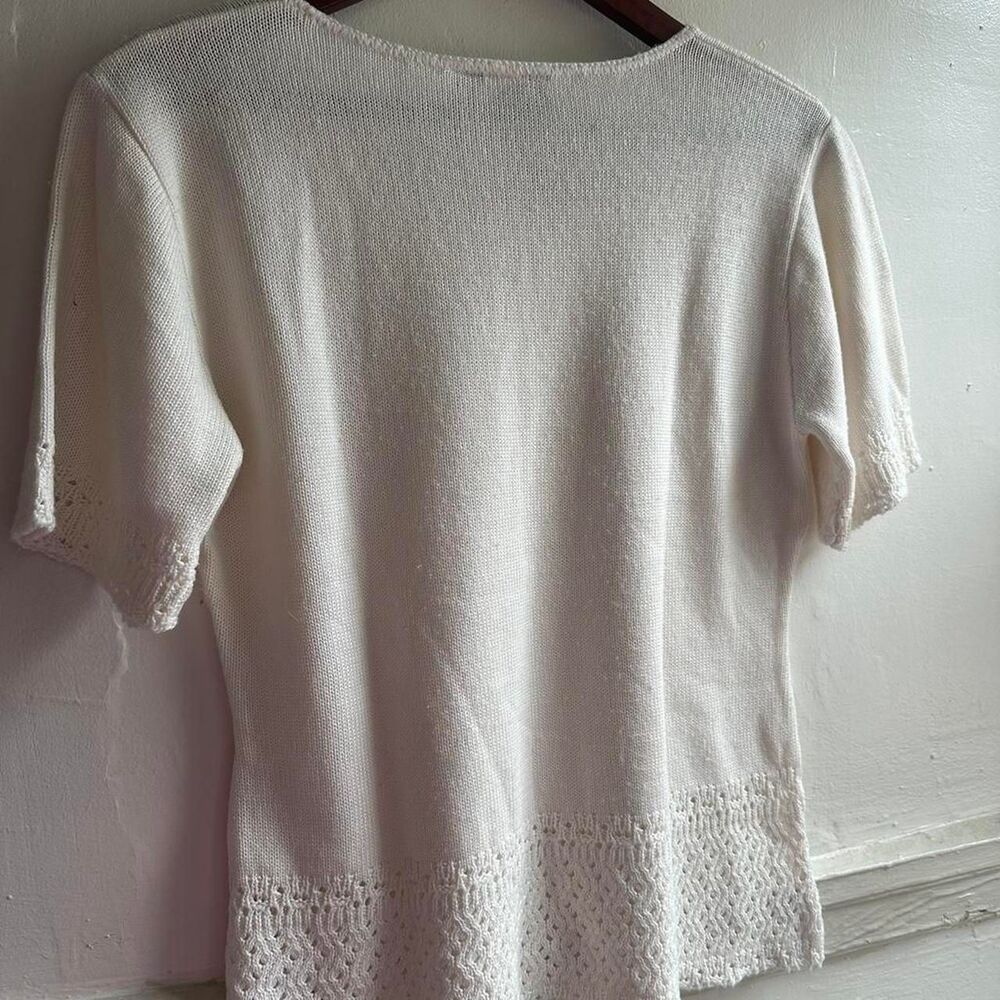 Unbranded Women's White and Cream Jumper - Picture 3 of 3